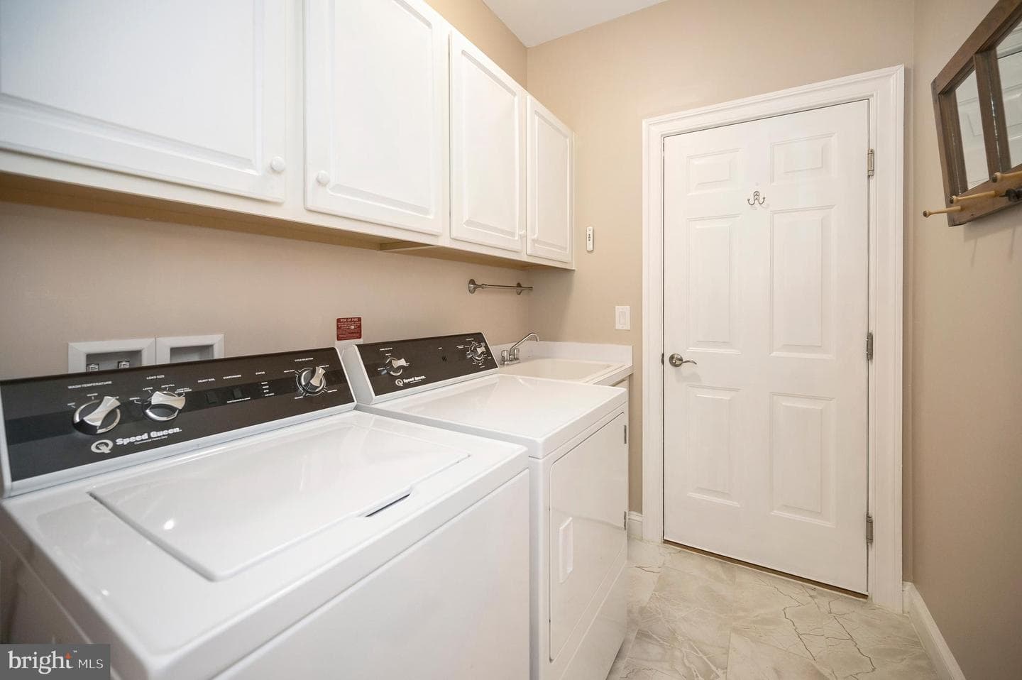 125 Denison Street photo 29