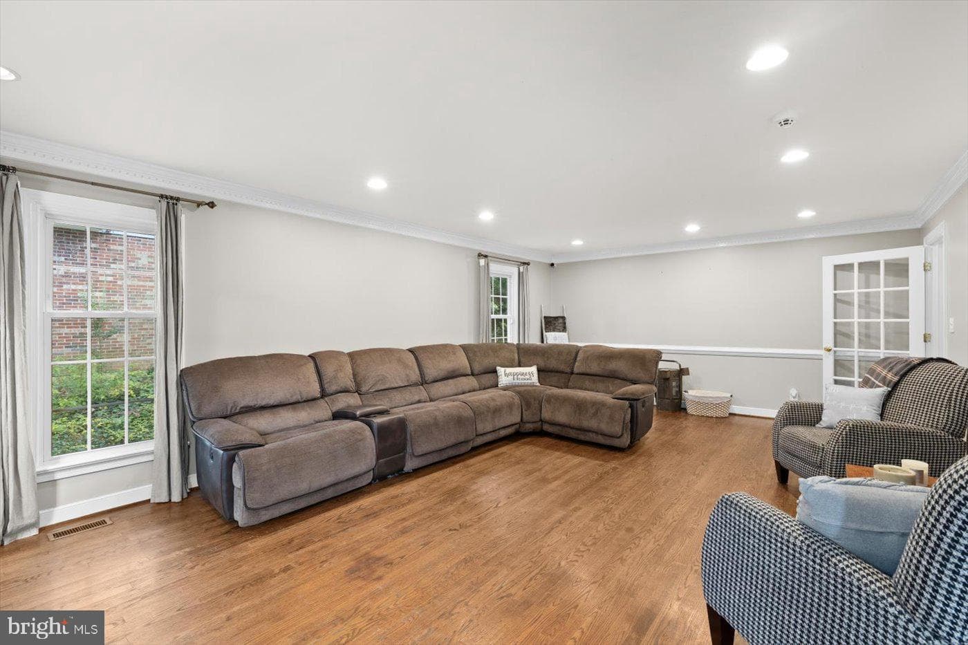 616 Winterberry Drive photo 23