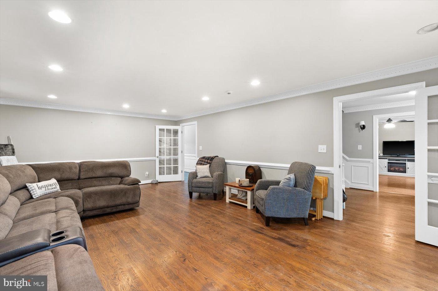 616 Winterberry Drive photo 24