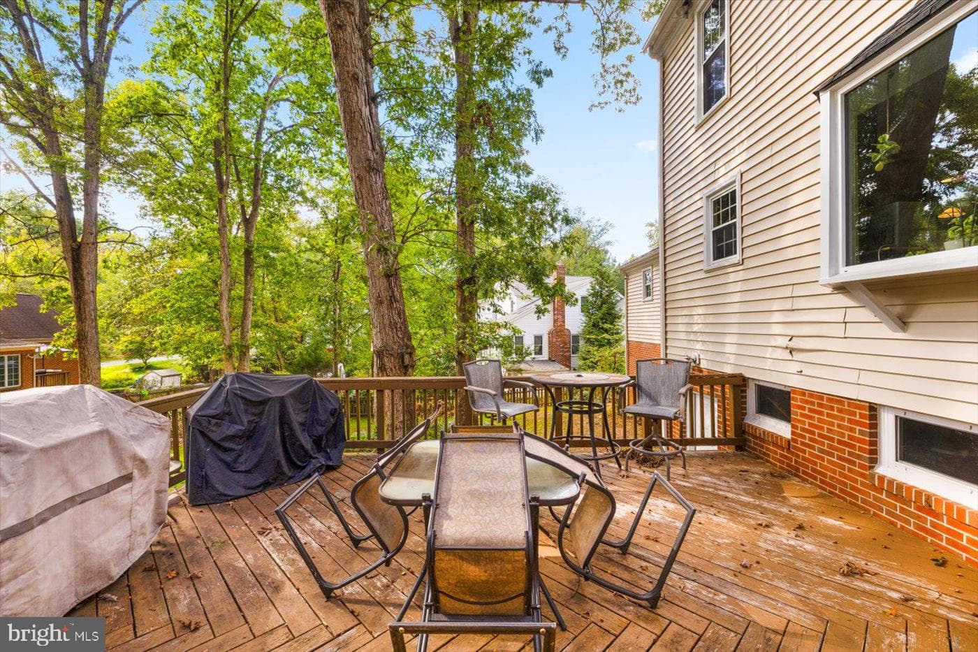 616 Winterberry Drive photo 45