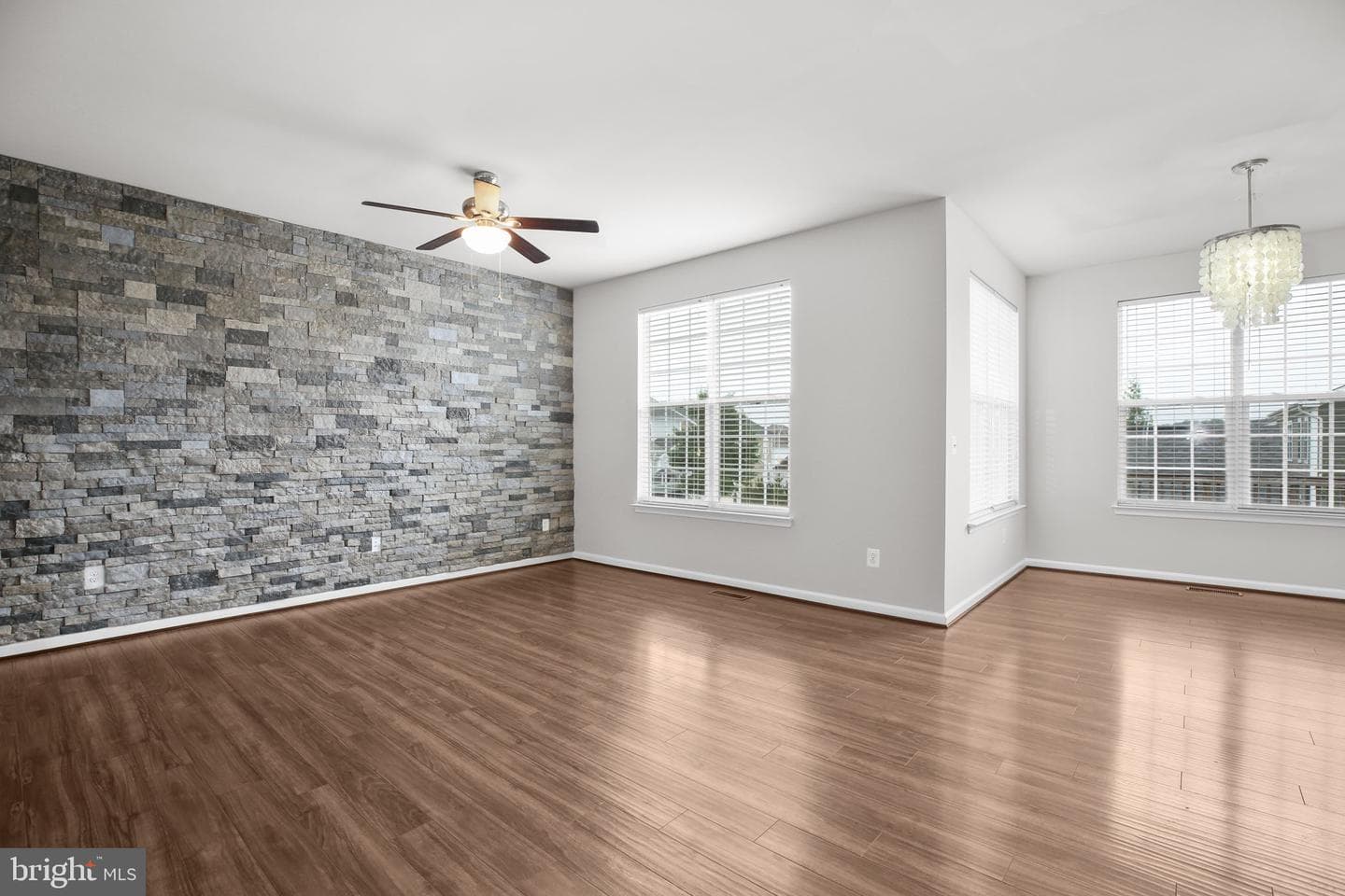 407 Apricot Street photo 10