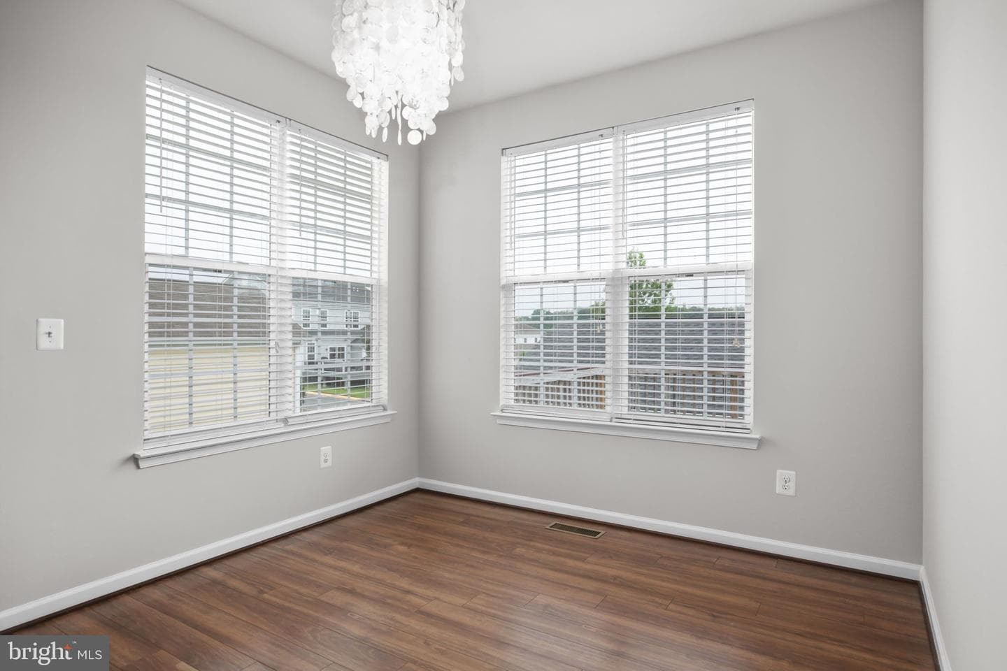 407 Apricot Street photo 15