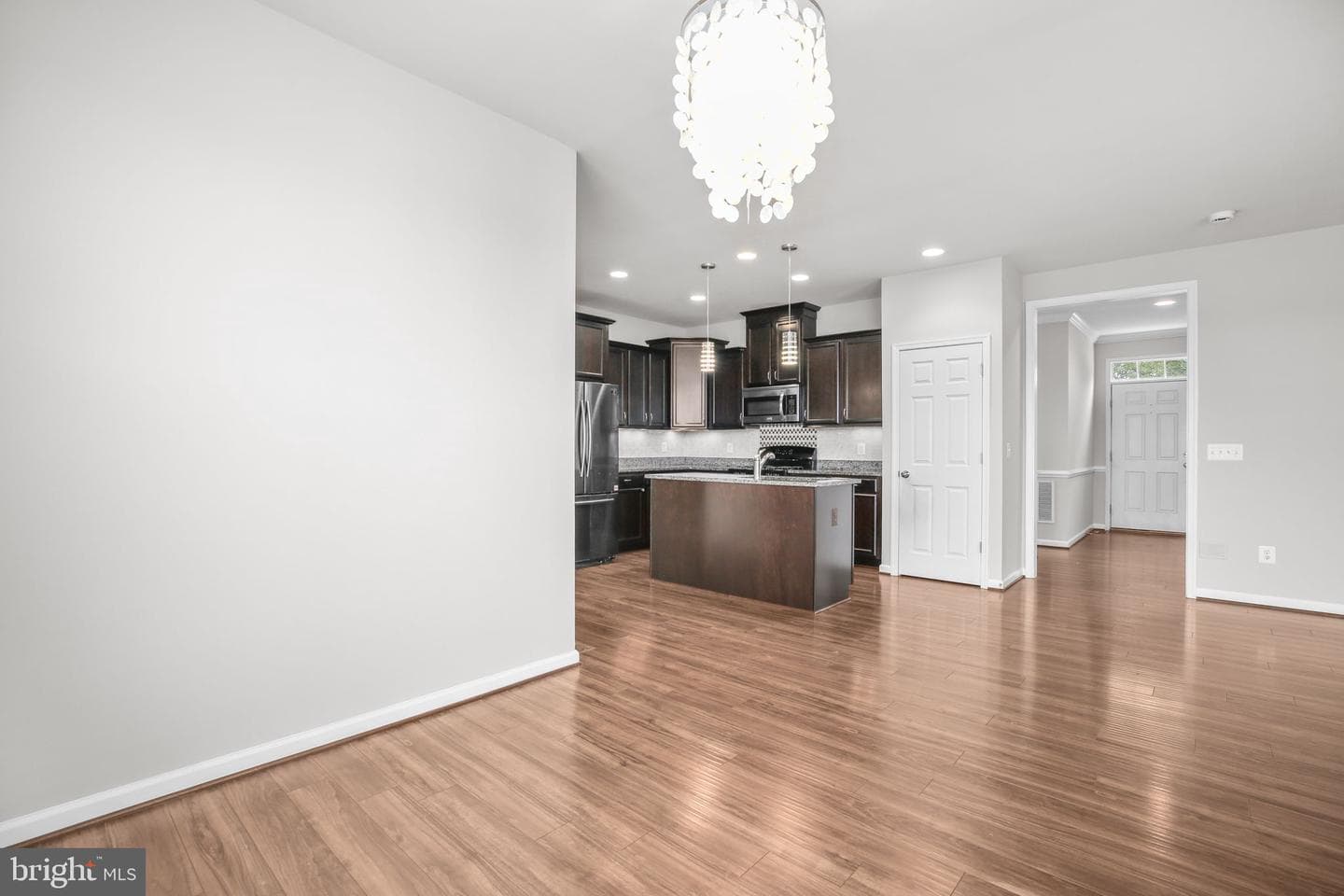 407 Apricot Street photo 16