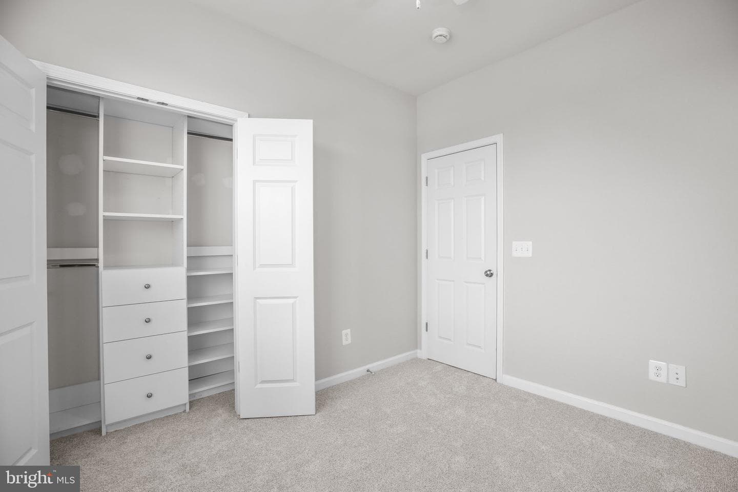 407 Apricot Street photo 31