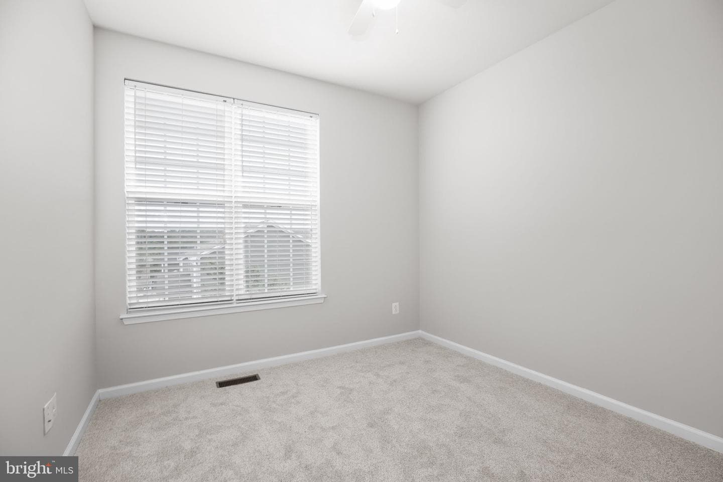 407 Apricot Street photo 32