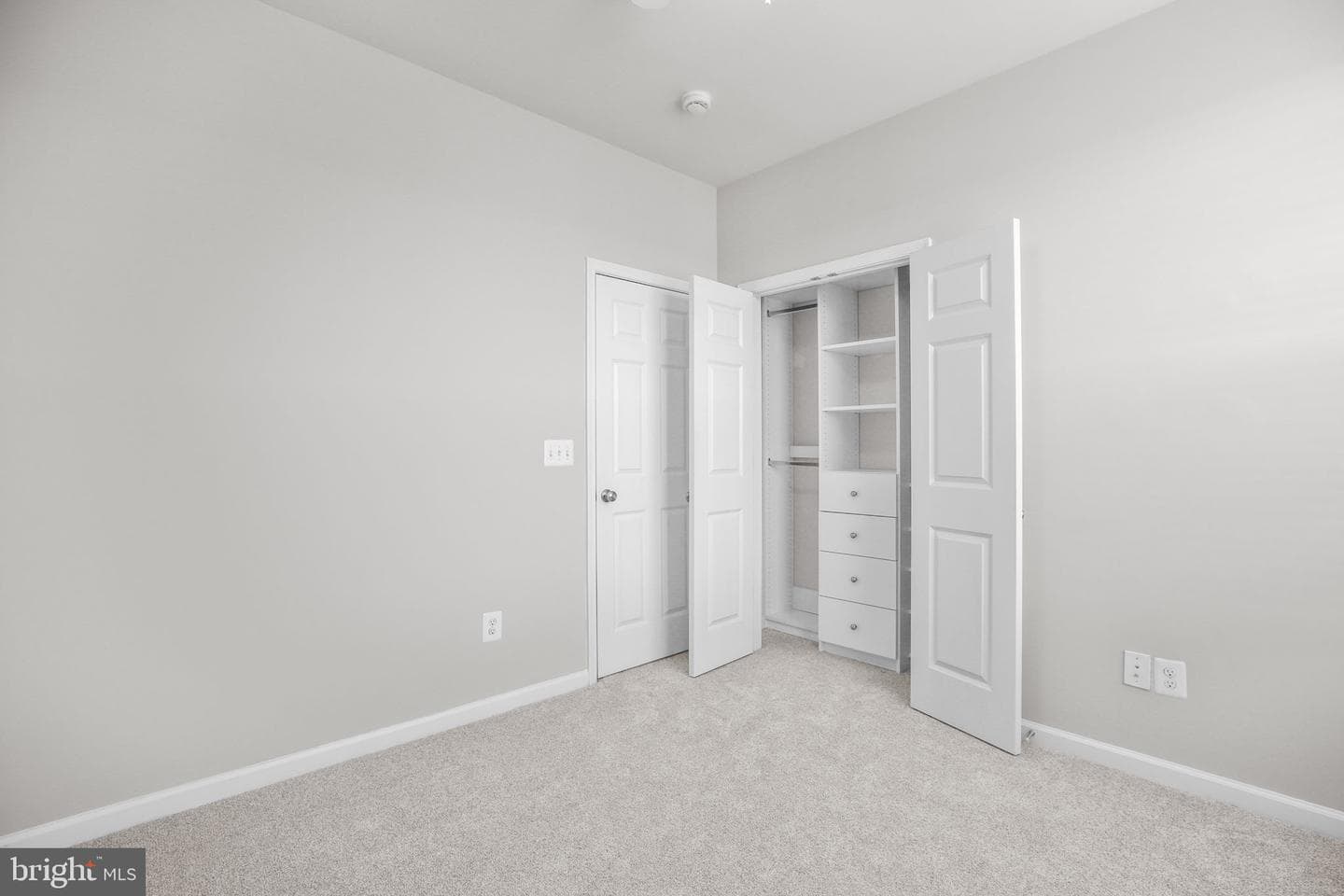 407 Apricot Street photo 33