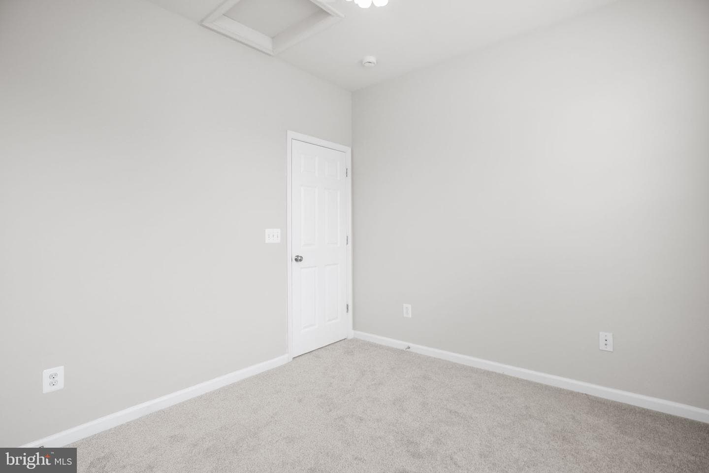 407 Apricot Street photo 34