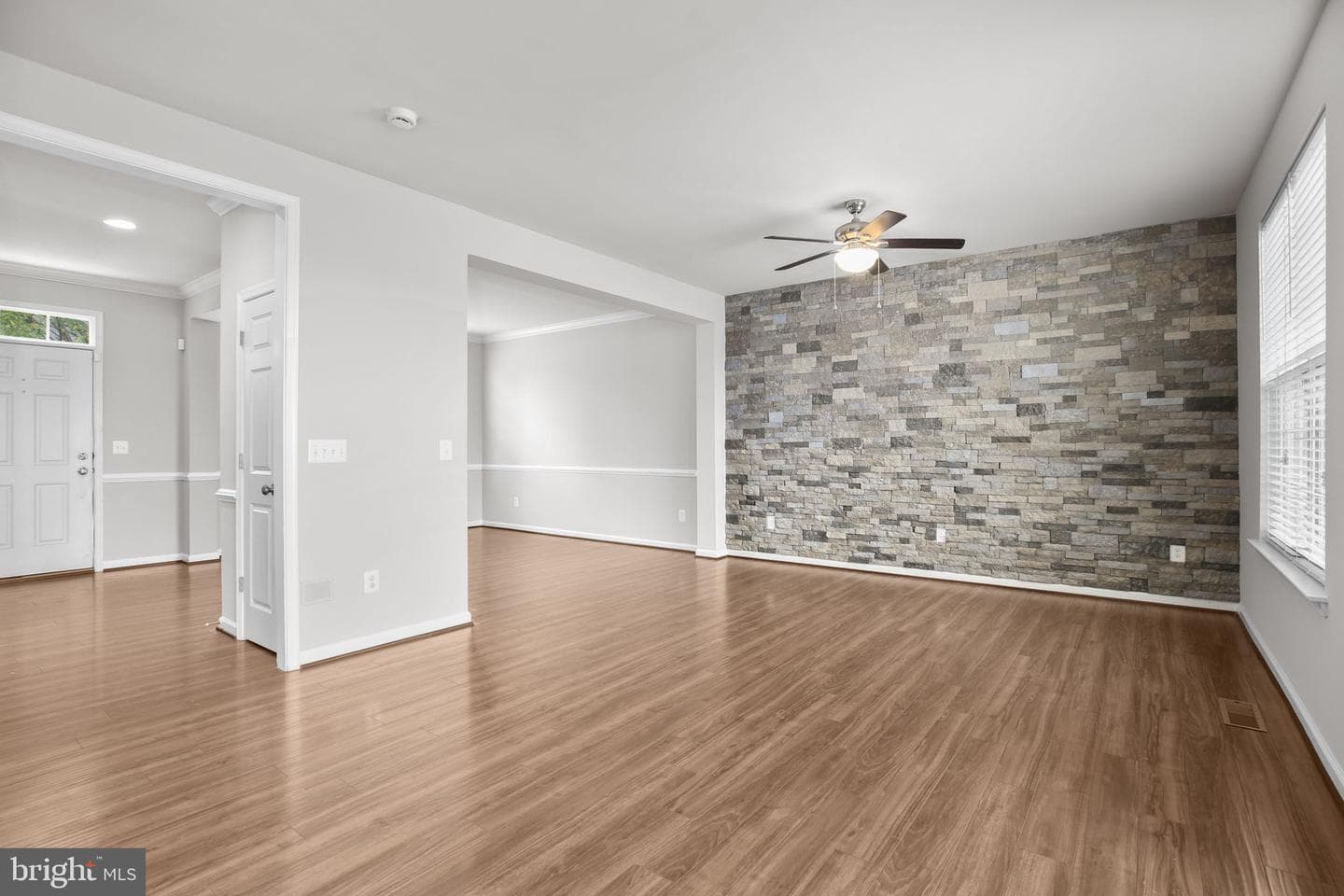 407 Apricot Street photo 8