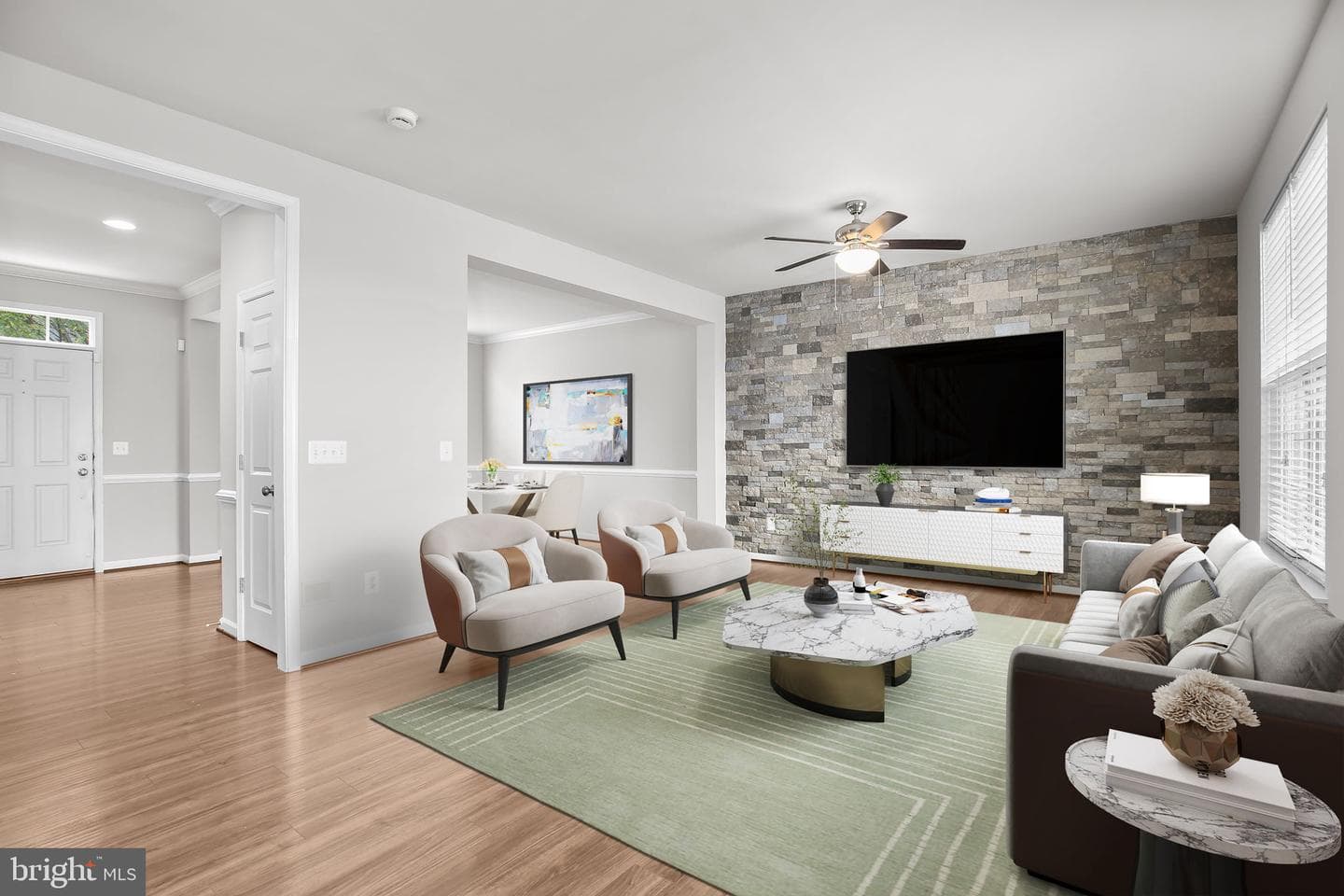 407 Apricot Street photo 9