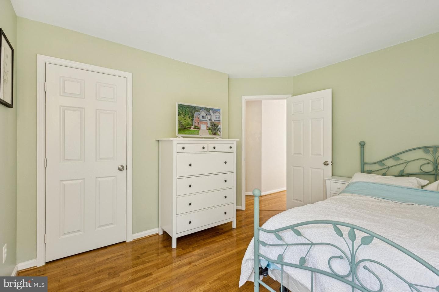 101 Waters Landing photo 14