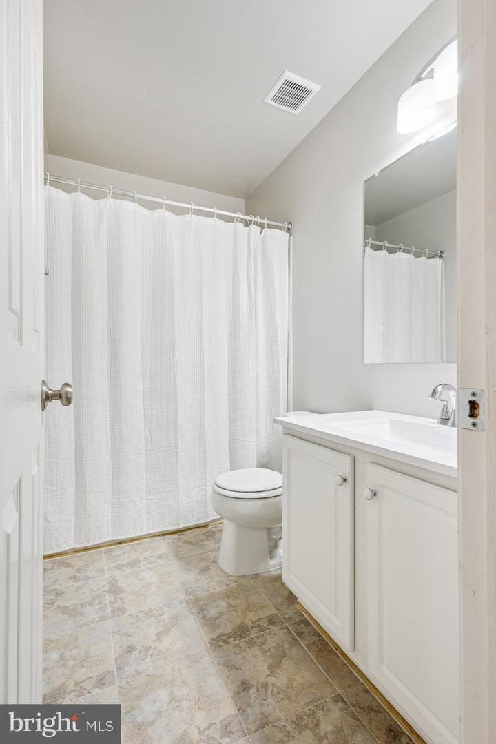 101 Waters Landing photo 16