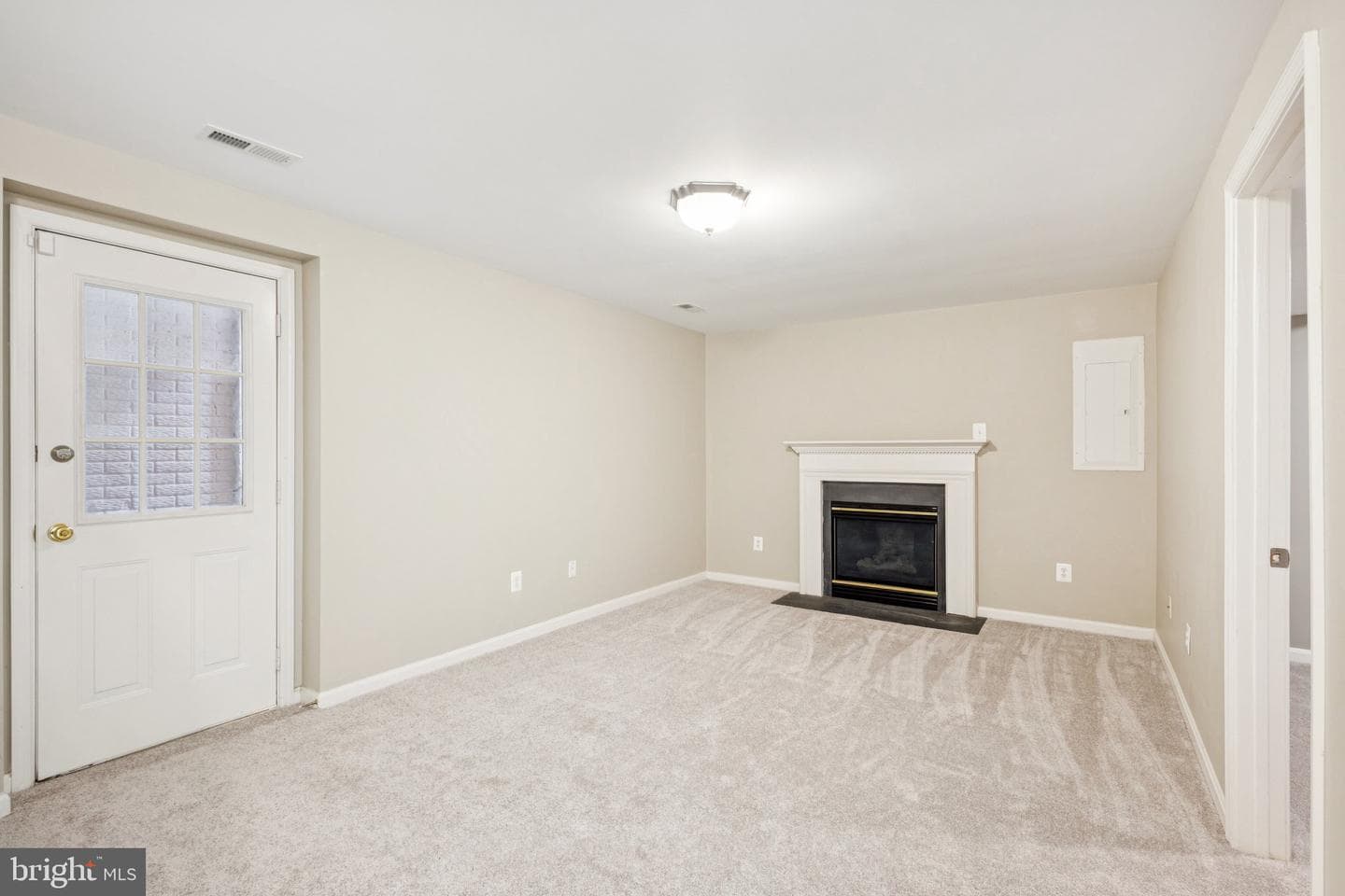 101 Waters Landing photo 17