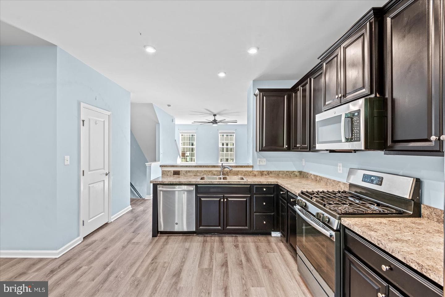 720 River Crest Way photo 4