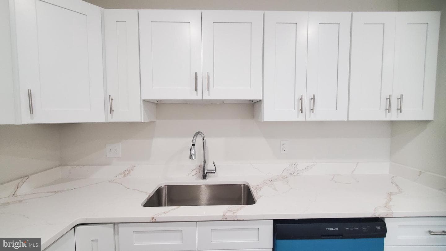 902 Anvil Road photo 3