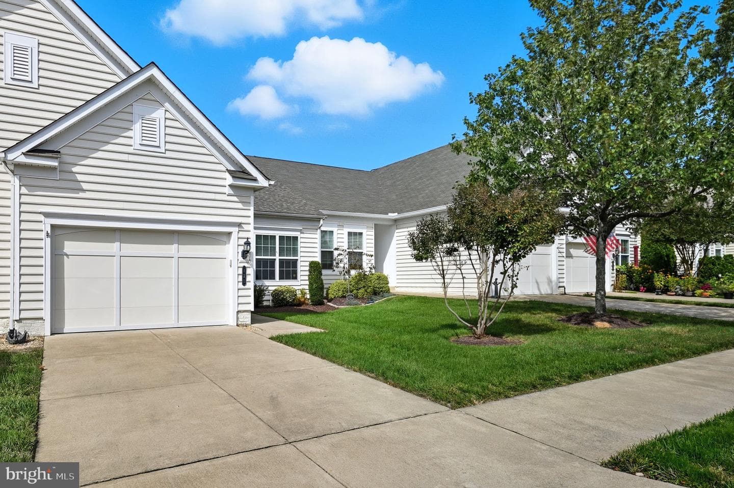121 Ambrose Lane photo 3