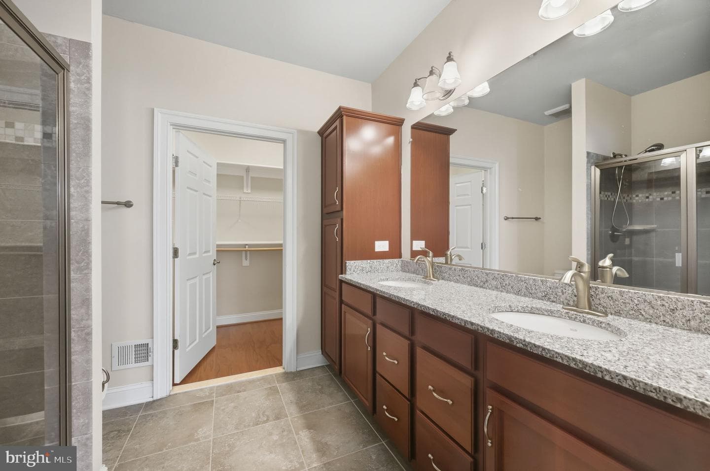 121 Ambrose Lane photo 30