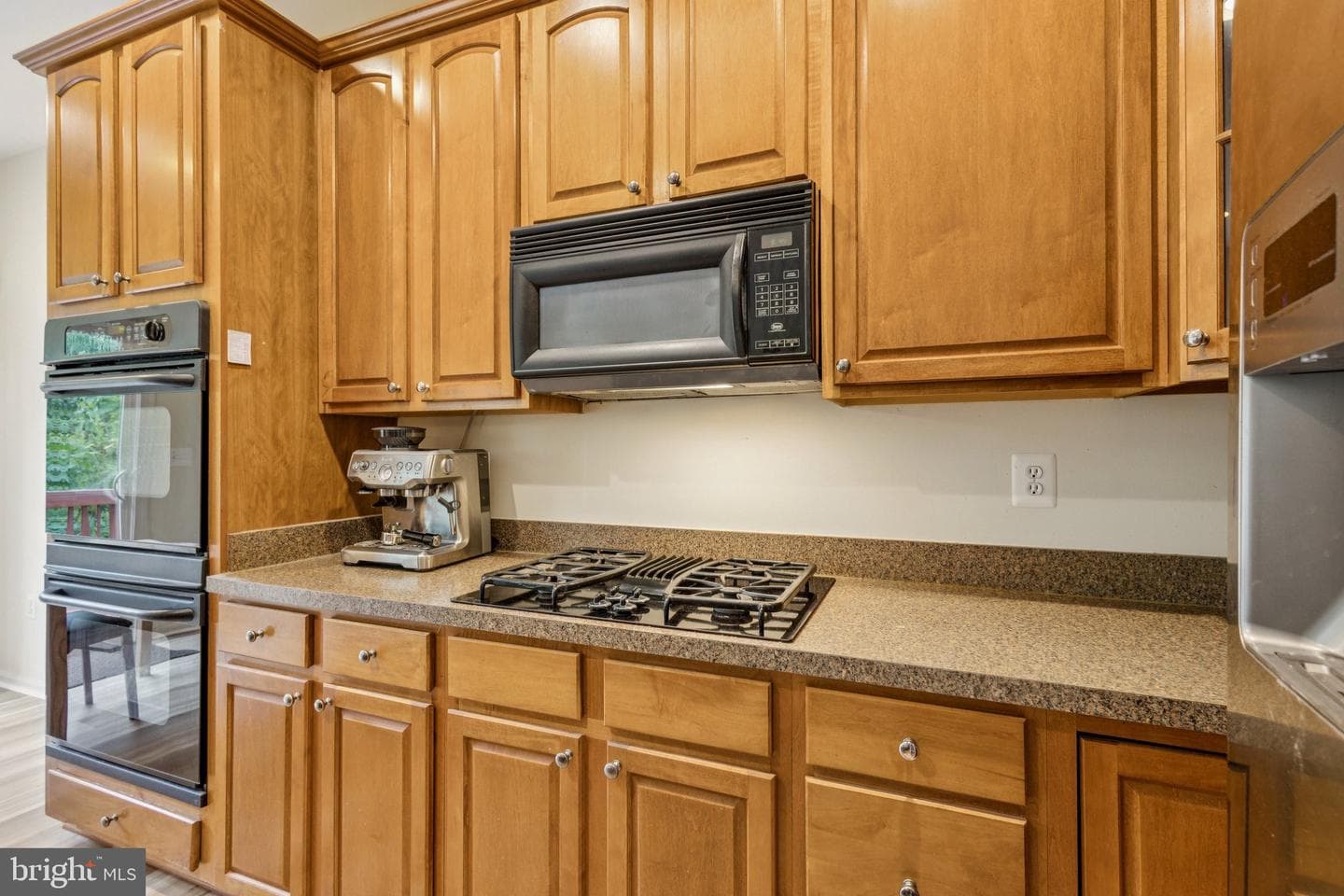 202 Hemlock Drive photo 3