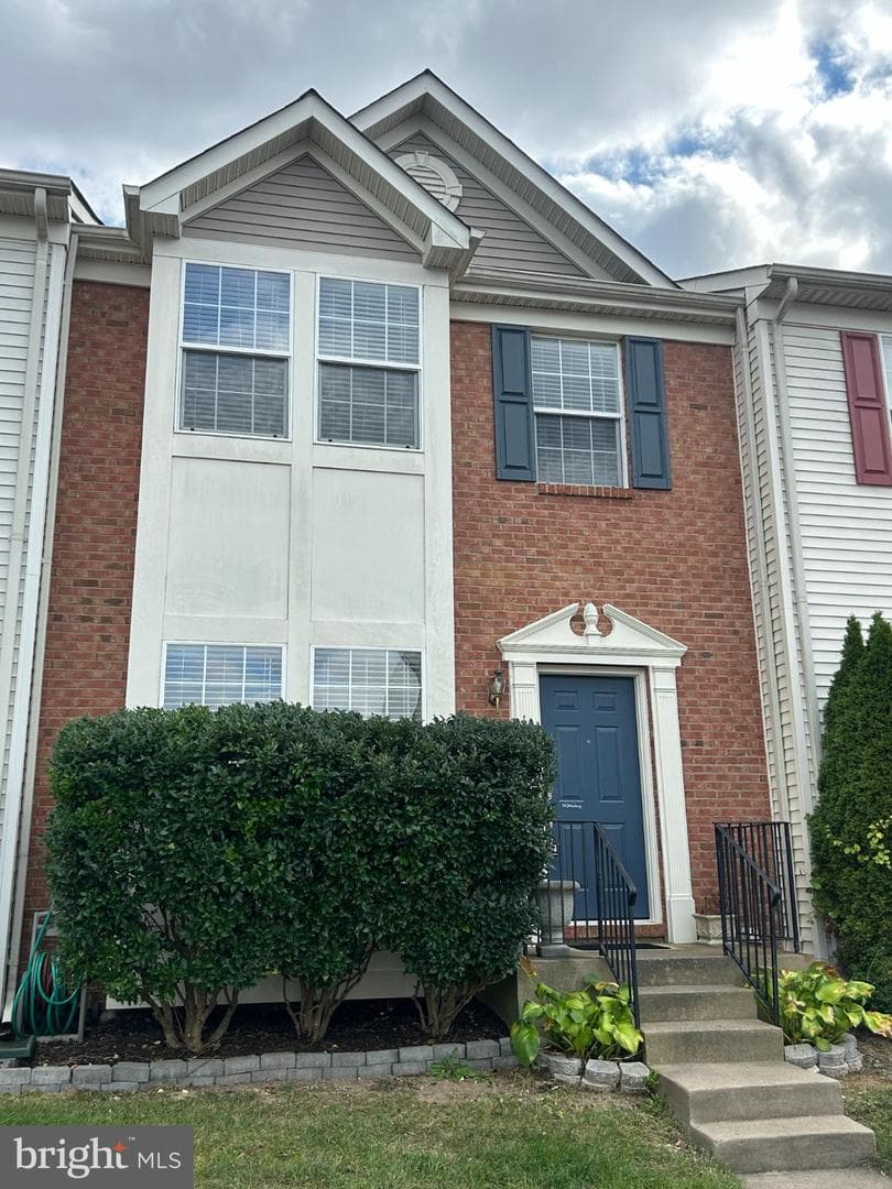105 Chesterbrook Court photo 1