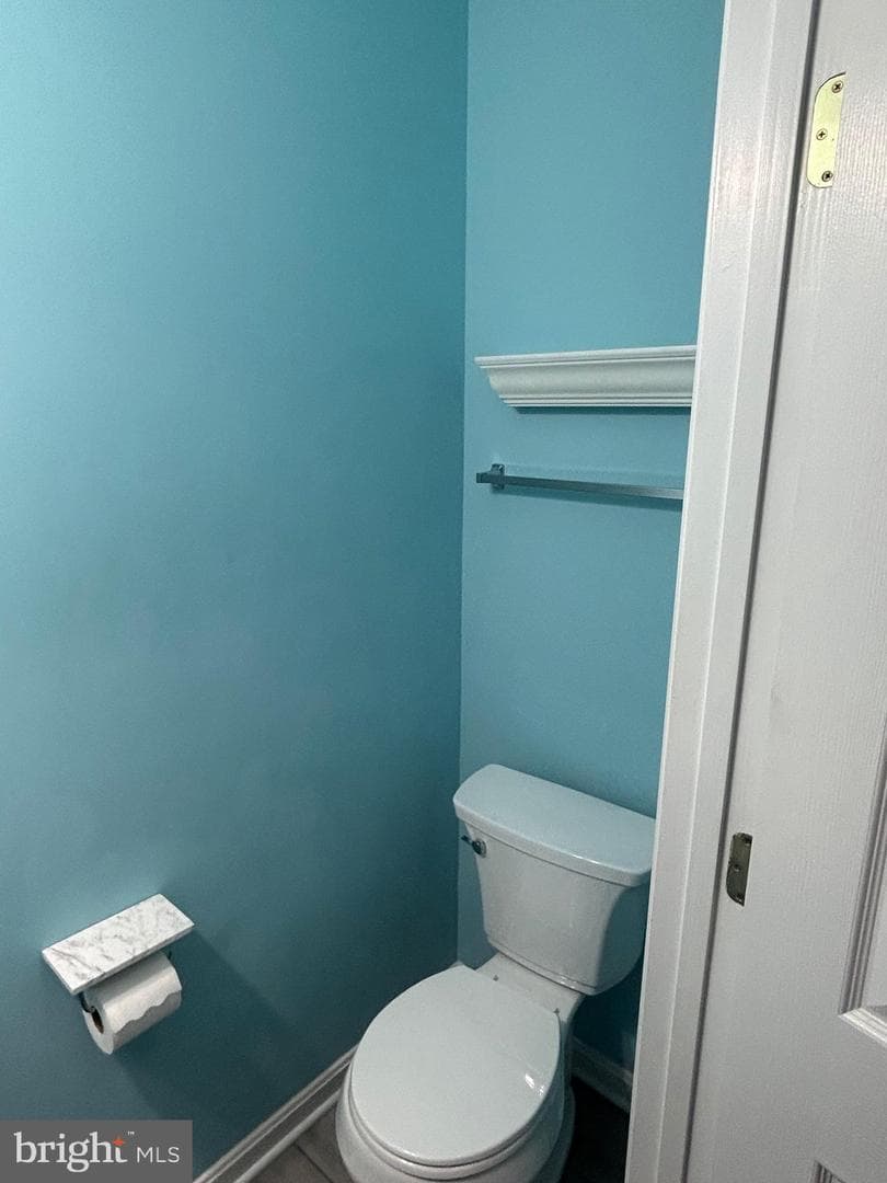 105 Chesterbrook Court photo 17