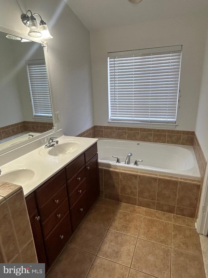 105 Chesterbrook Court photo 54