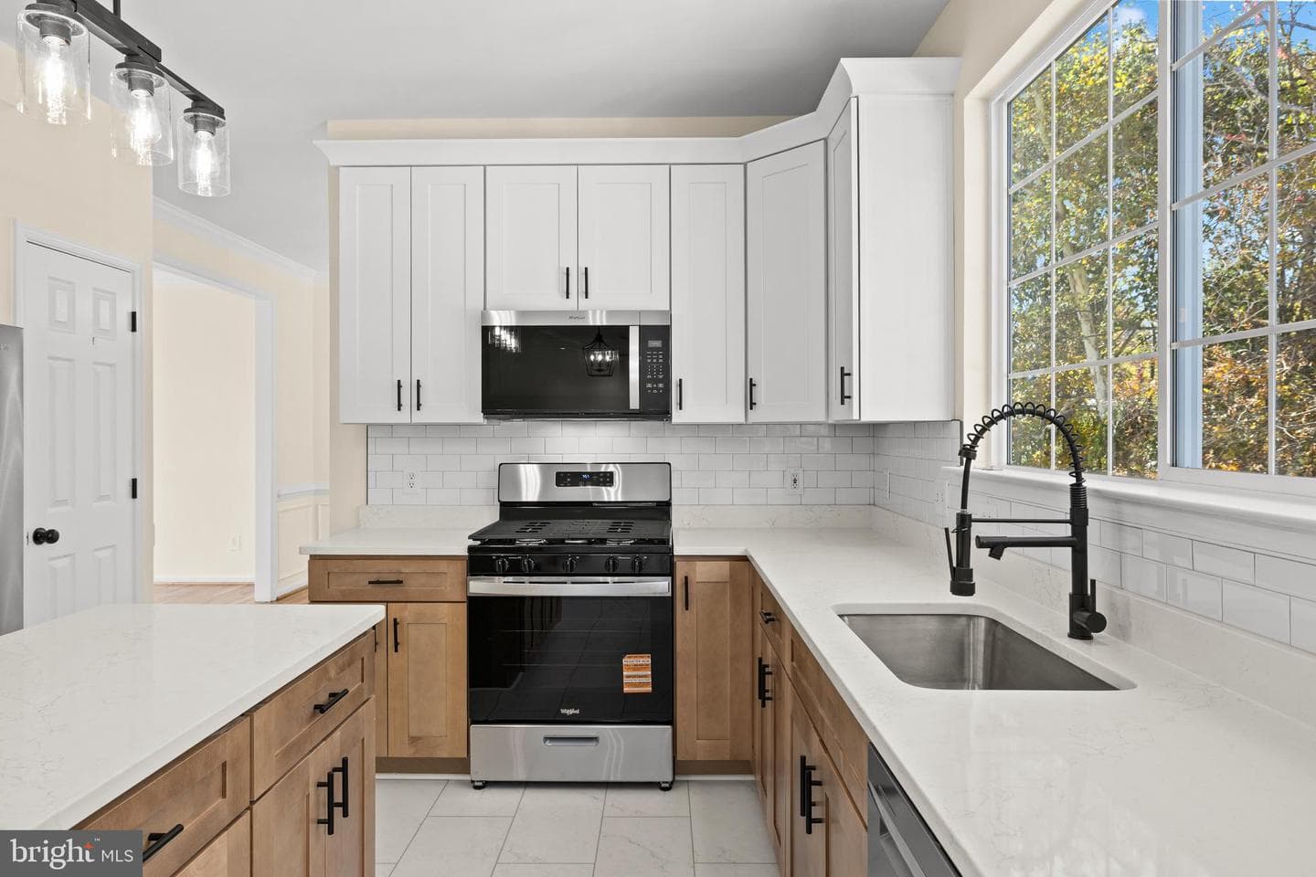 9 Tudor Court photo 15