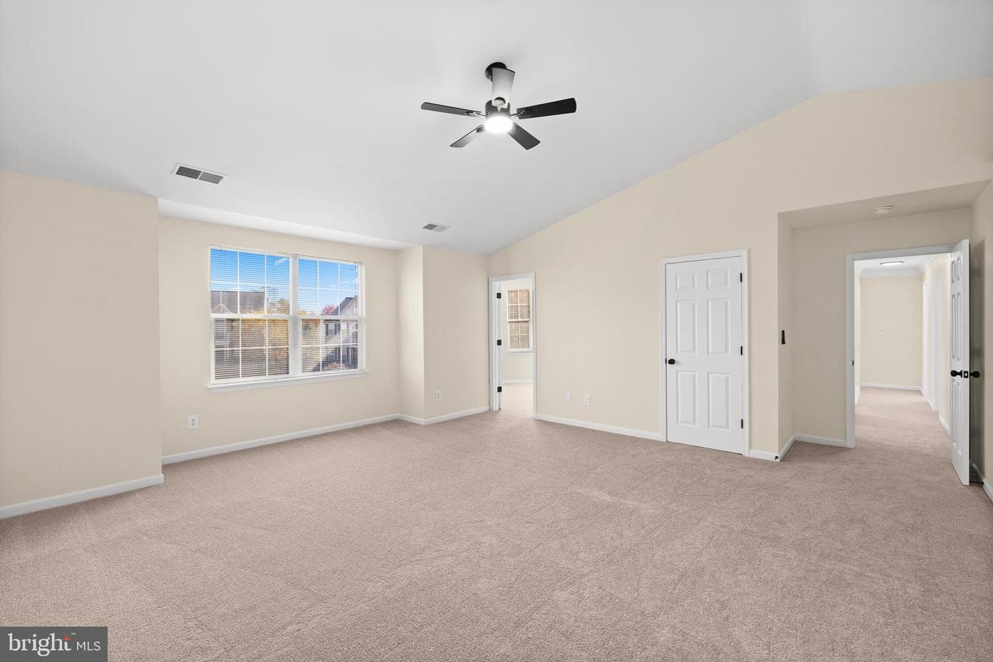 9 Tudor Court photo 39