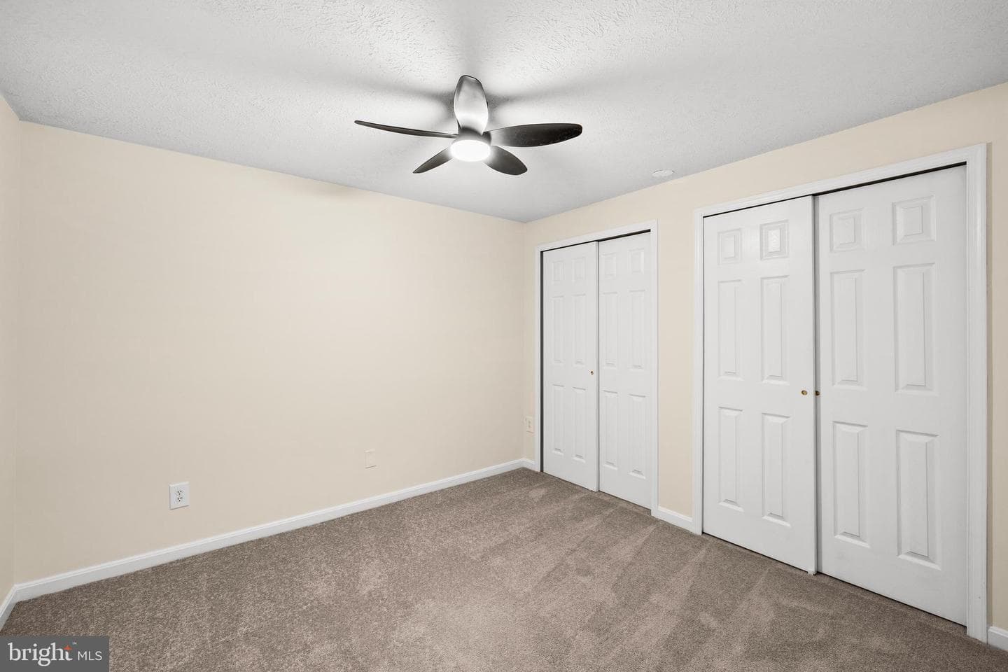 9 Tudor Court photo 49