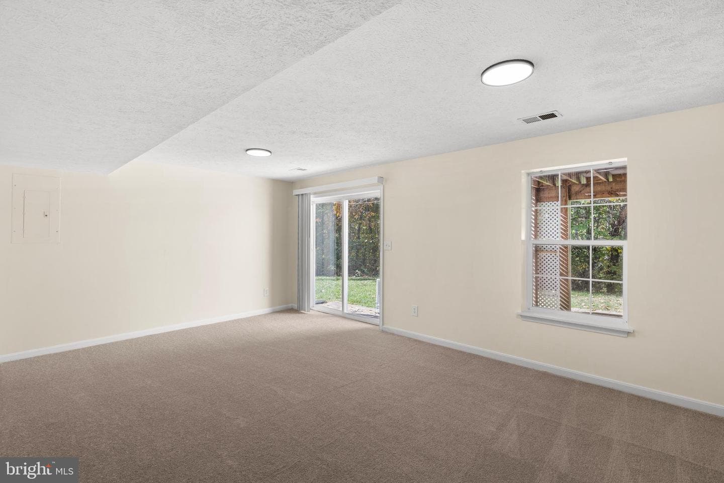 9 Tudor Court photo 50