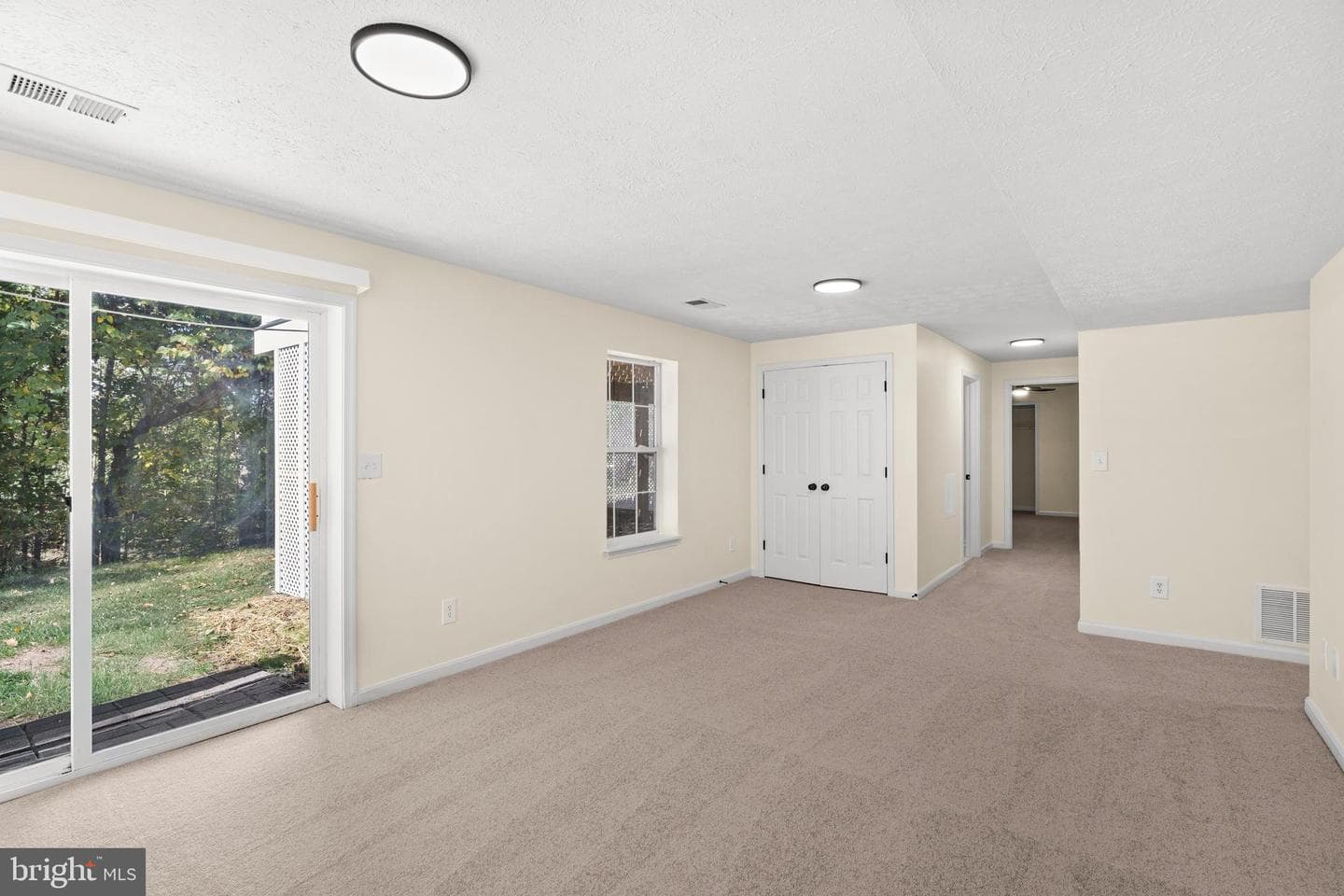 9 Tudor Court photo 51