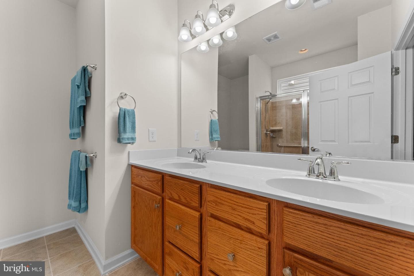 35 Montauk Avenue photo 25
