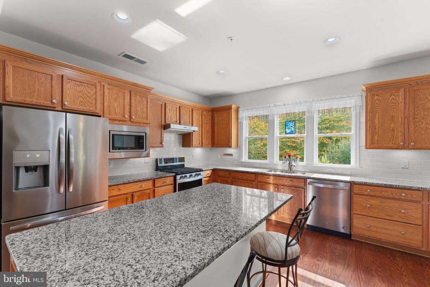 35 Montauk Avenue photo 27