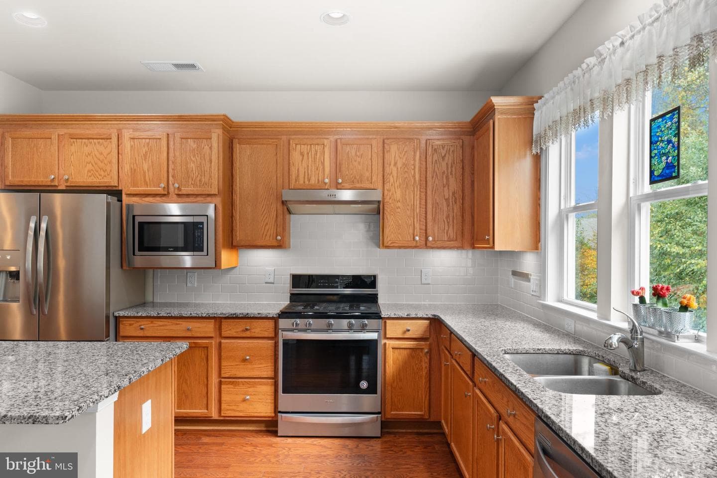 35 Montauk Avenue photo 29