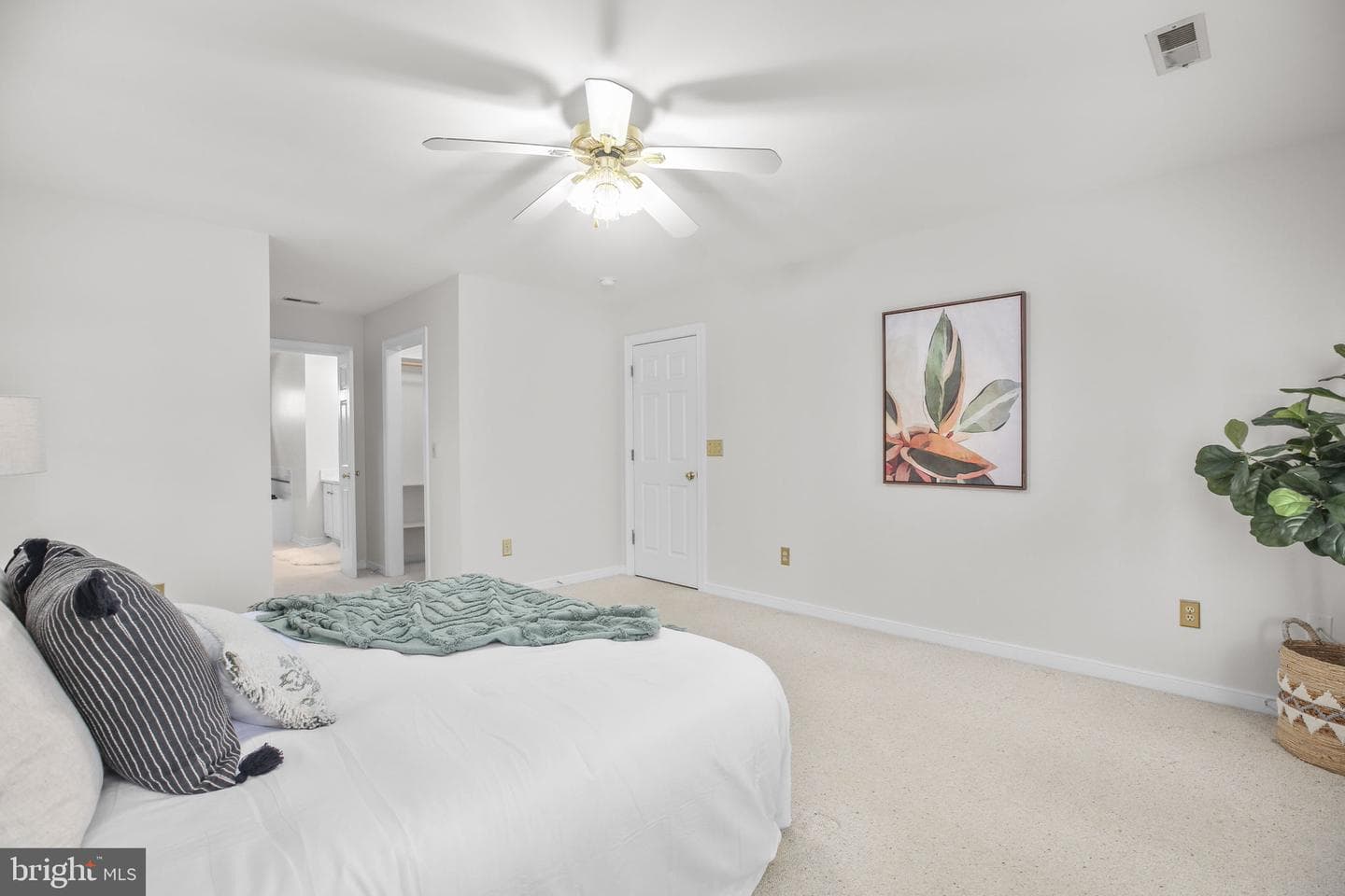 200 Kent Avenue photo 35
