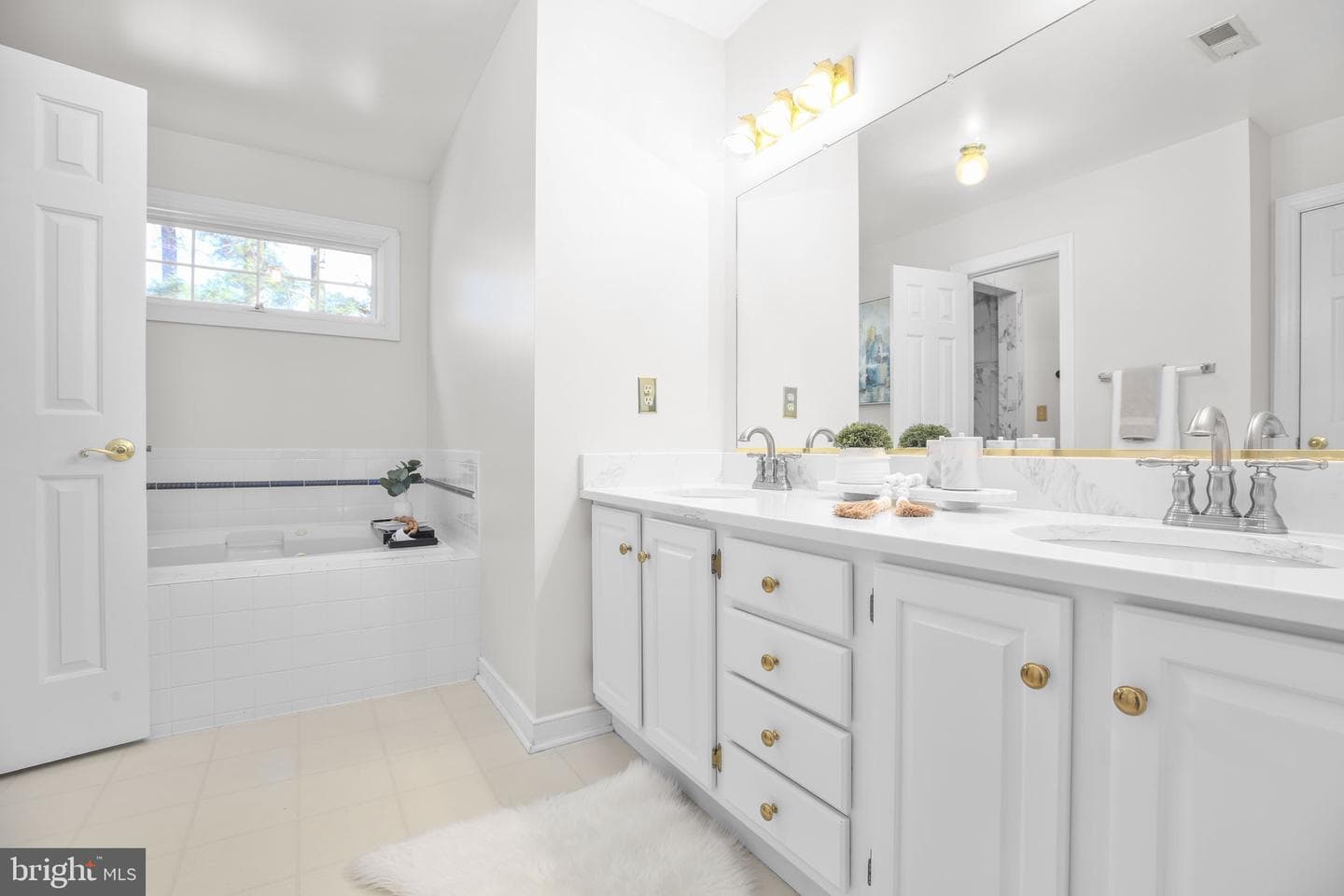 200 Kent Avenue photo 38
