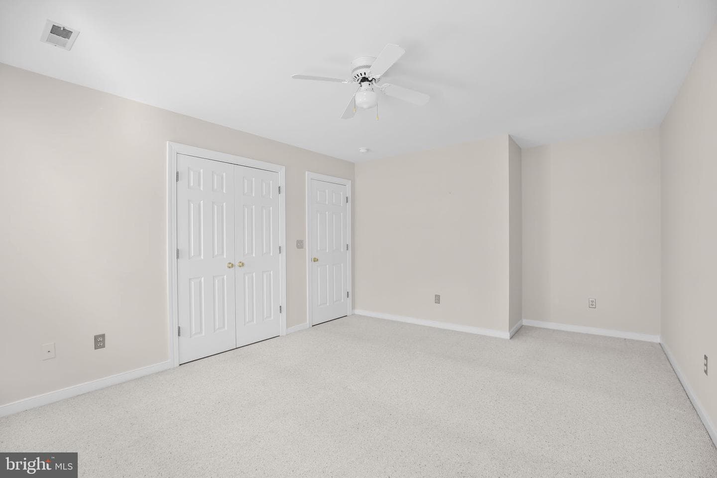 200 Kent Avenue photo 42