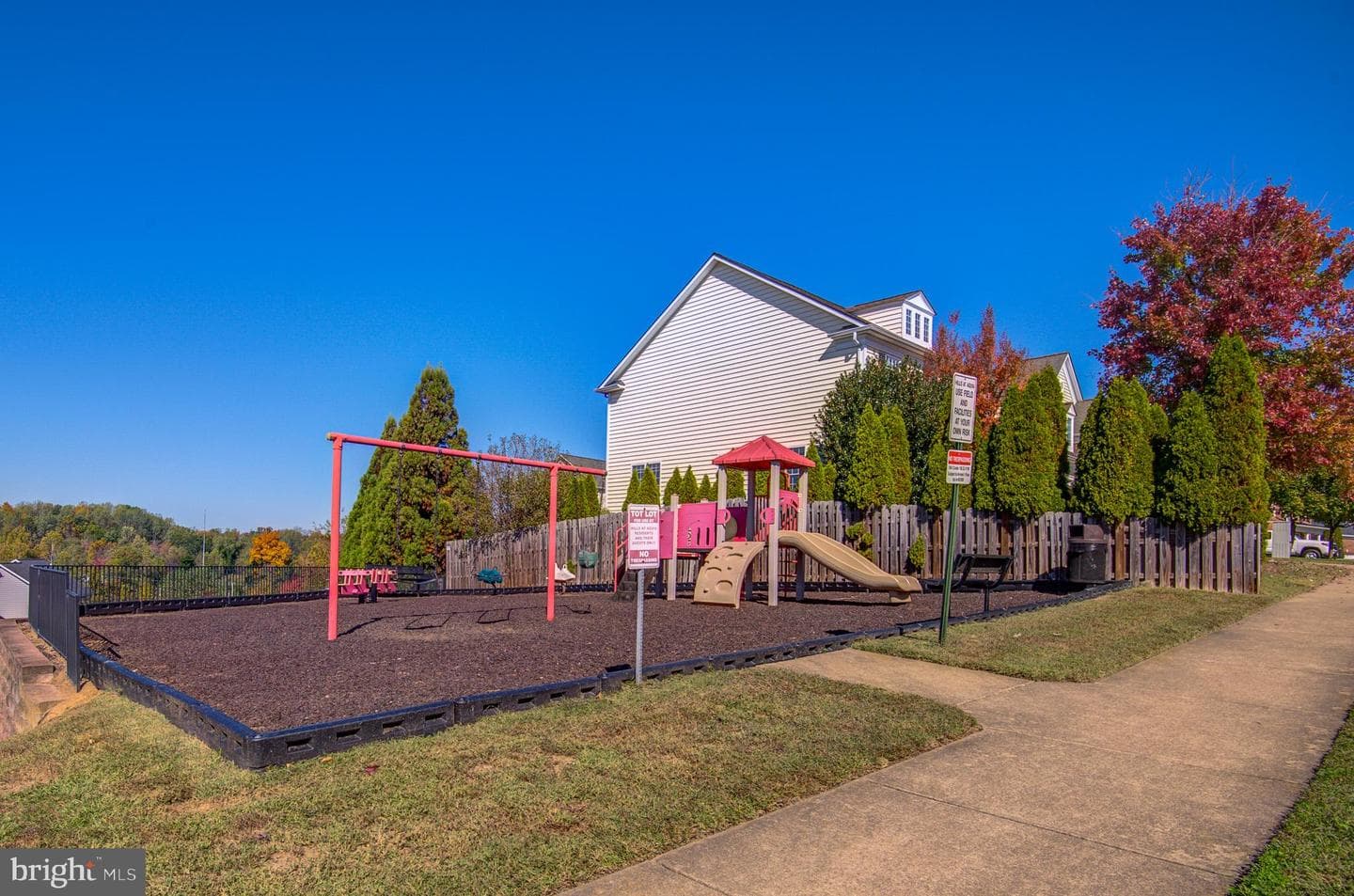 44 Palisades Drive photo 52