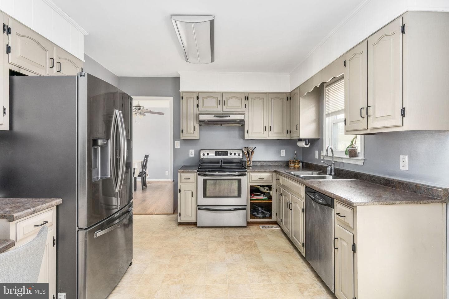 22 Leslie Drive photo 14