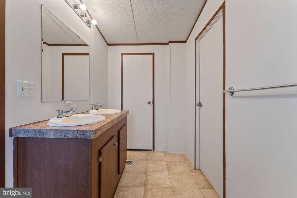 112 Cliff Circle photo 31