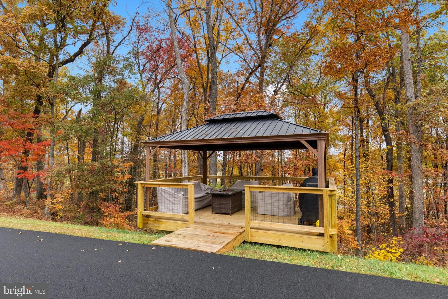 499 Poplar Road photo 35