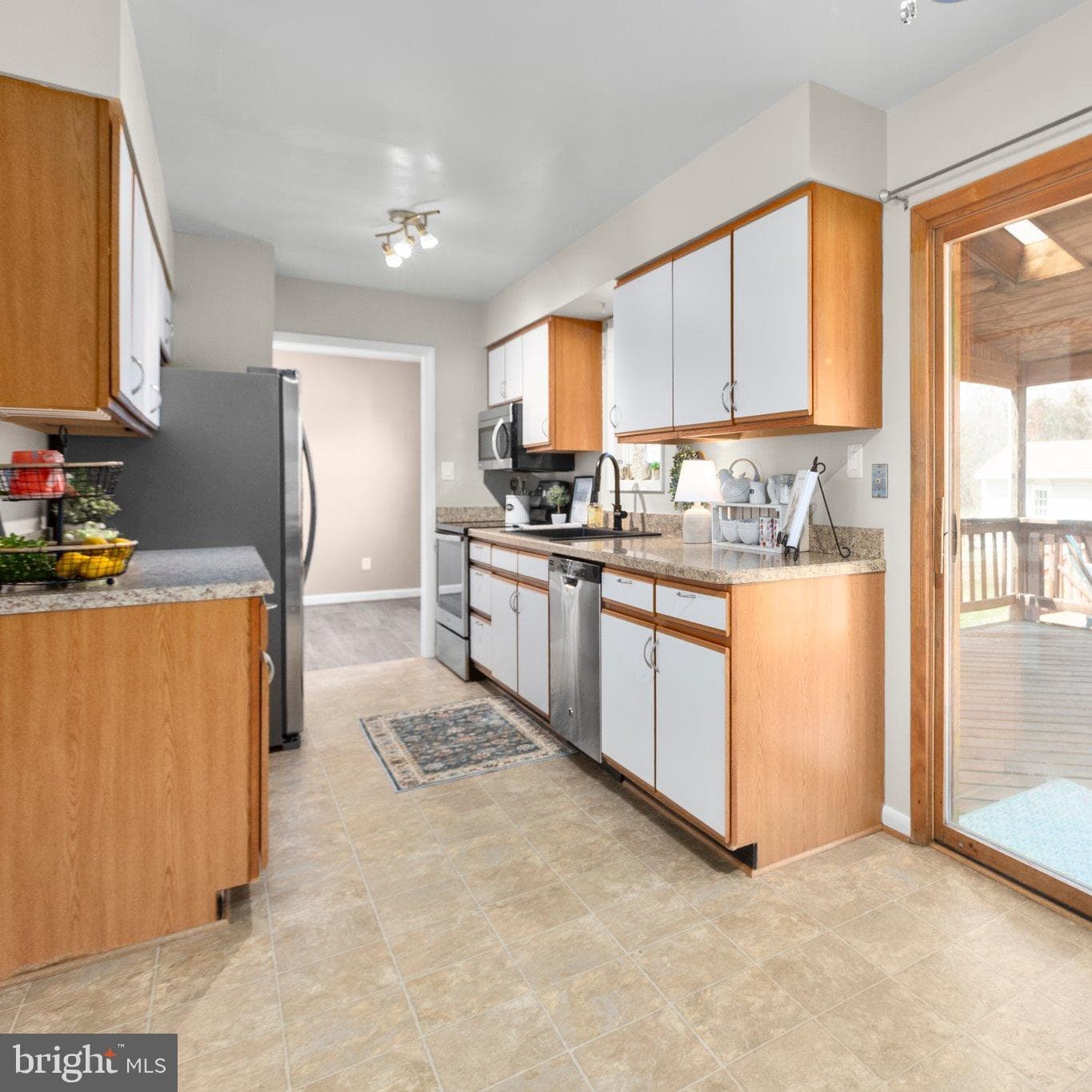 201 Old Landing Court photo 12