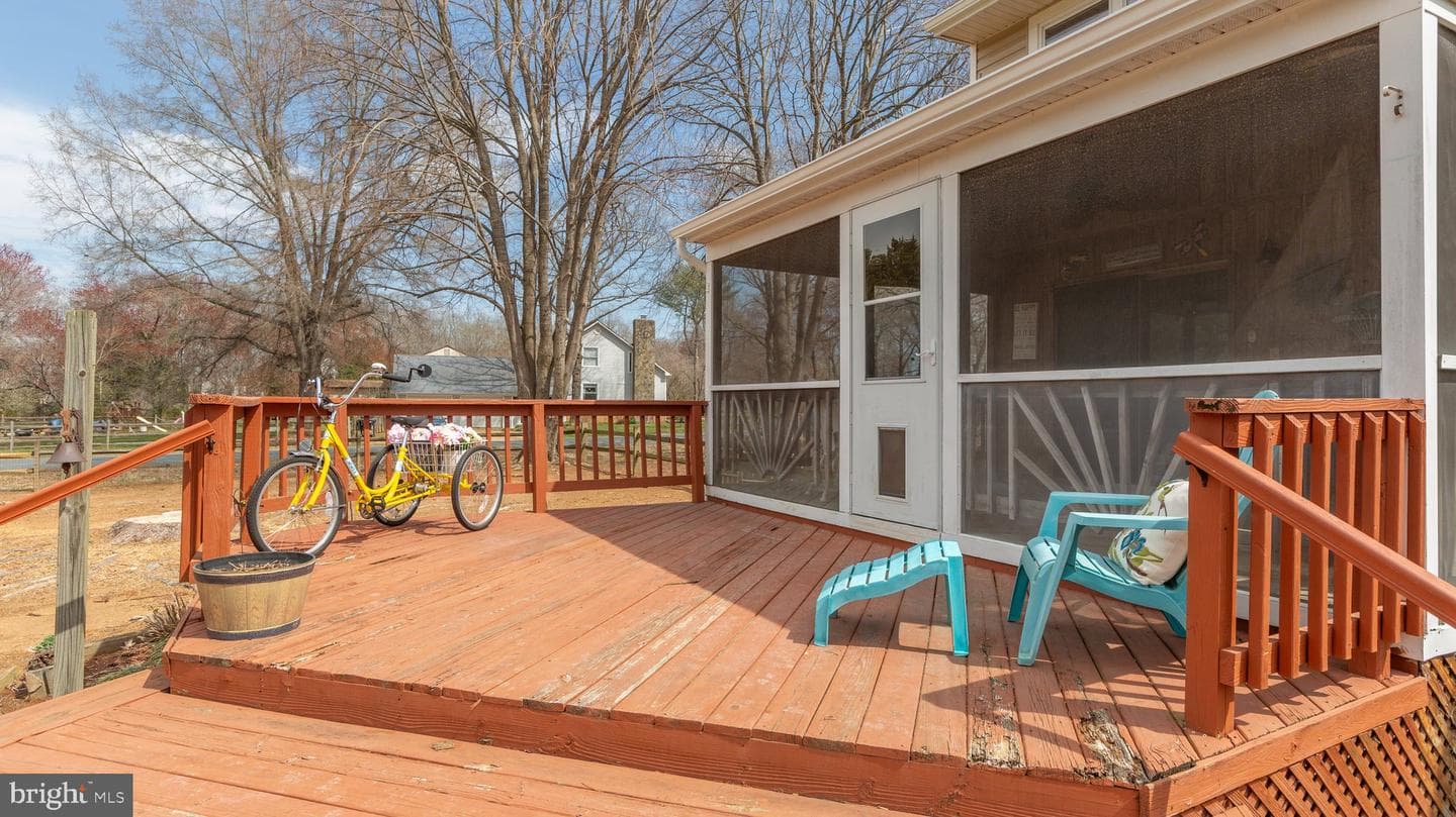 201 Old Landing Court photo 41