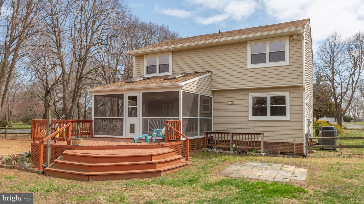 201 Old Landing Court photo 43