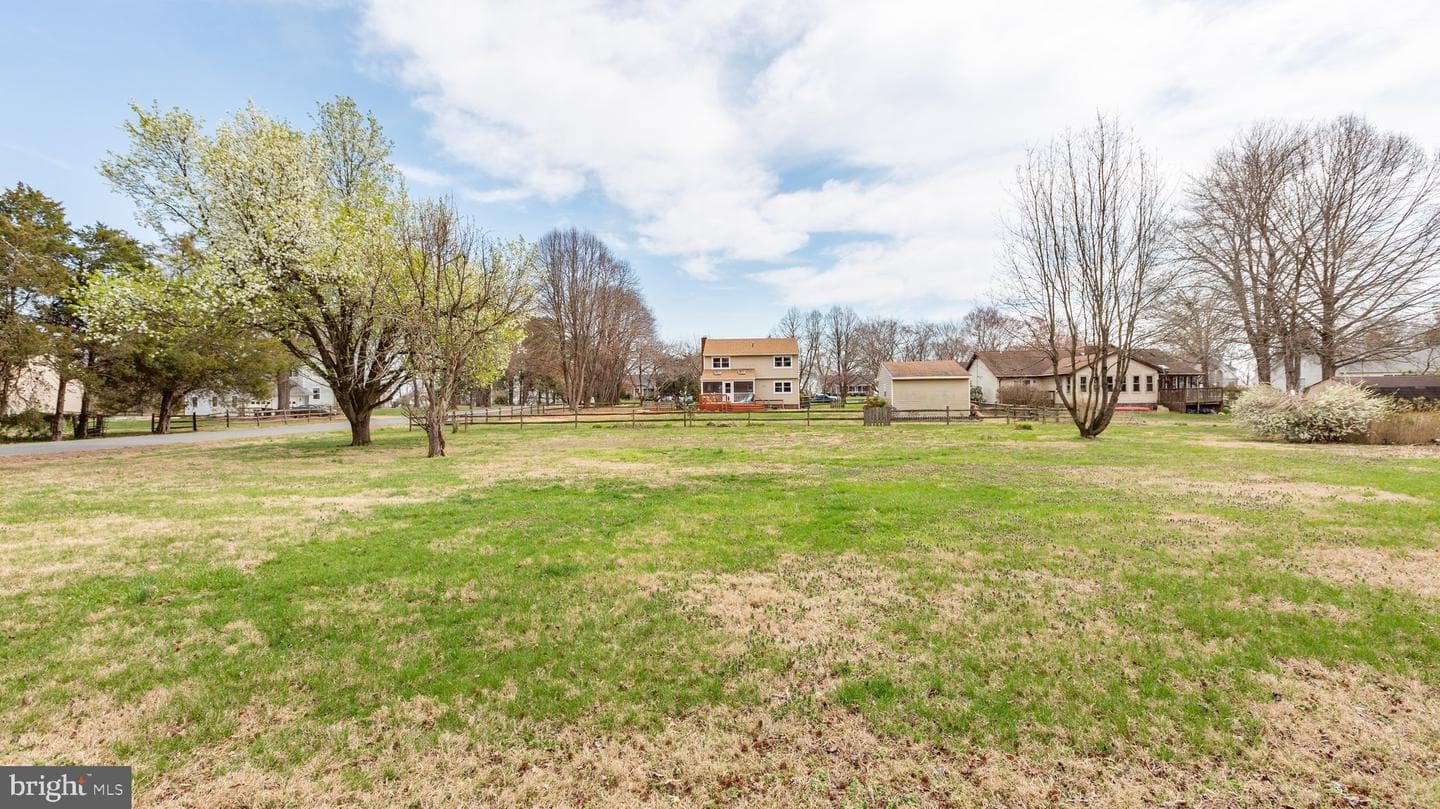 201 Old Landing Court photo 47