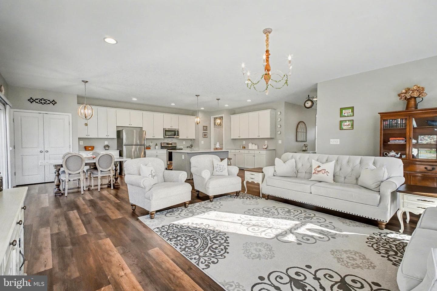 209 Liberty Hall Drive photo 2