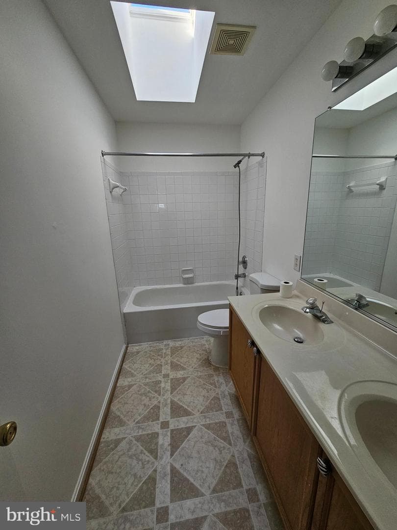 2 Grace Manor Court photo 13