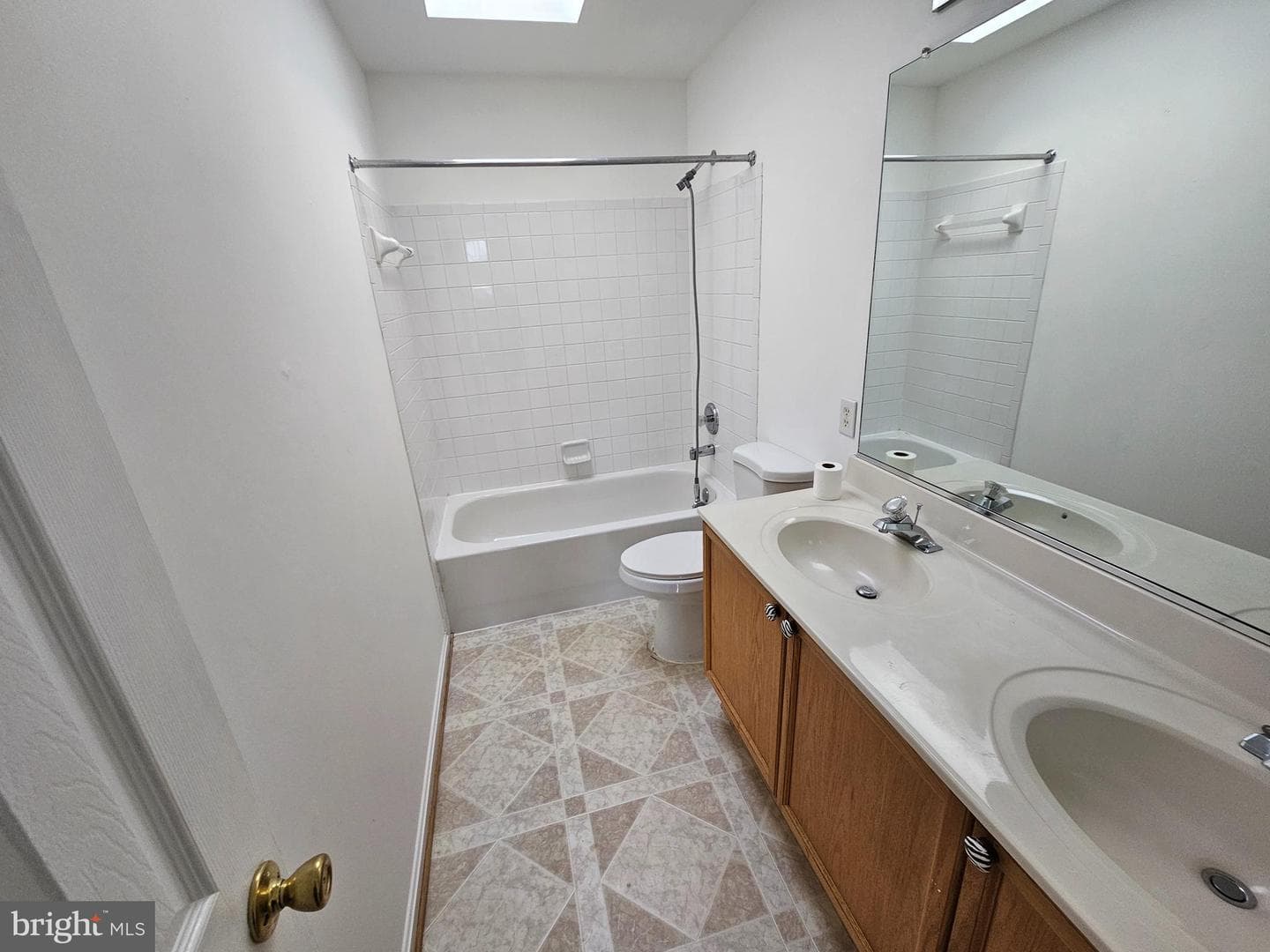 2 Grace Manor Court photo 16