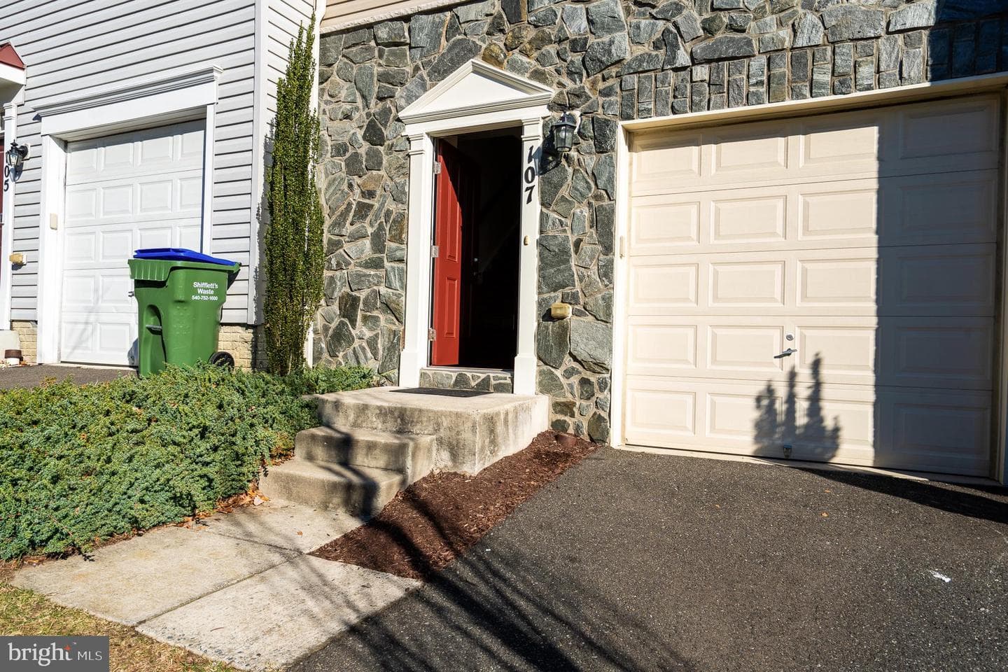 107 Hollister Lane photo 5