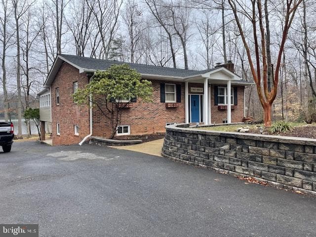 1014 Lakeview Drive photo 1