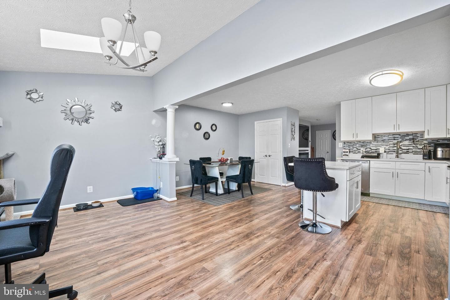 102 Charles Street photo 10