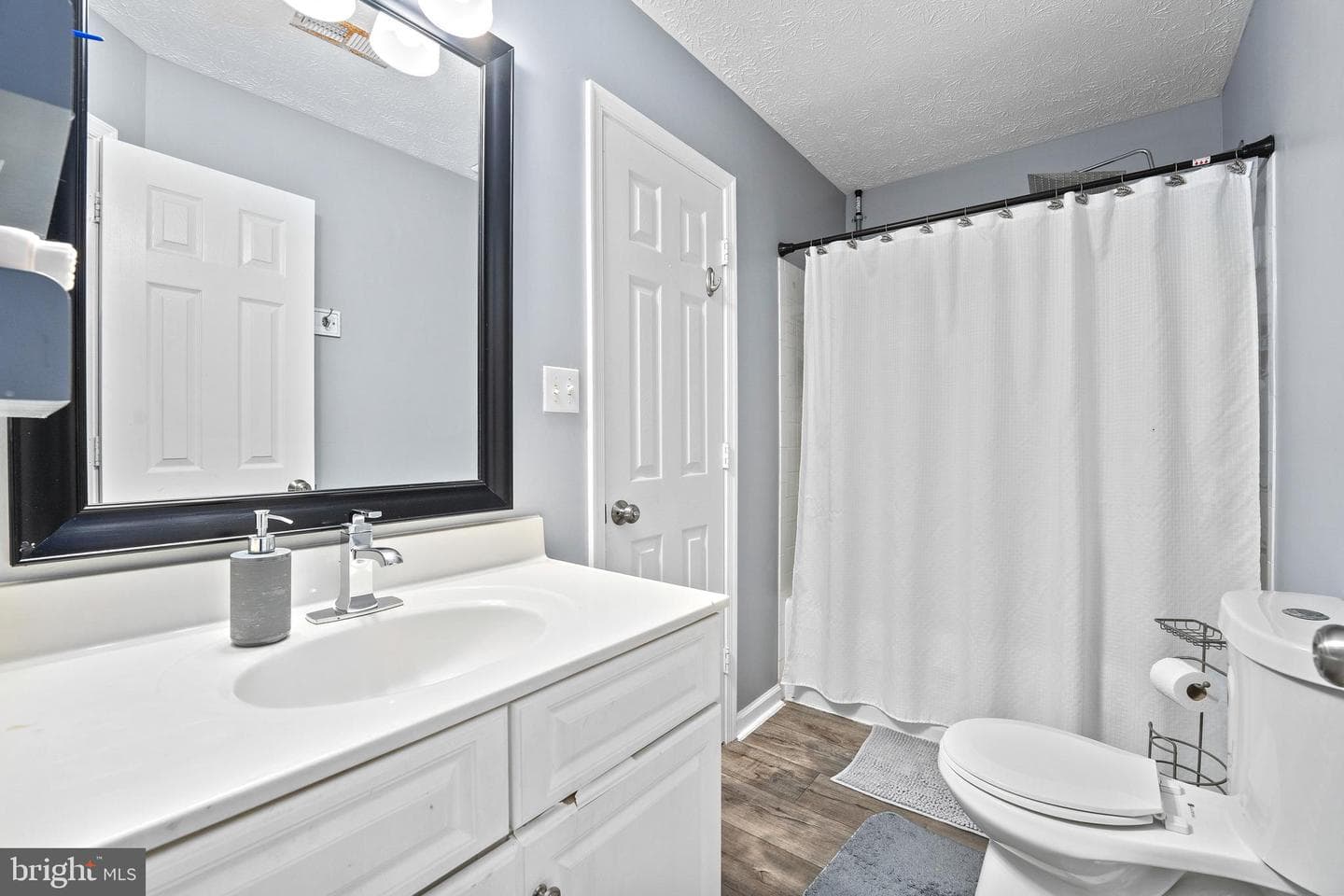 102 Charles Street photo 22